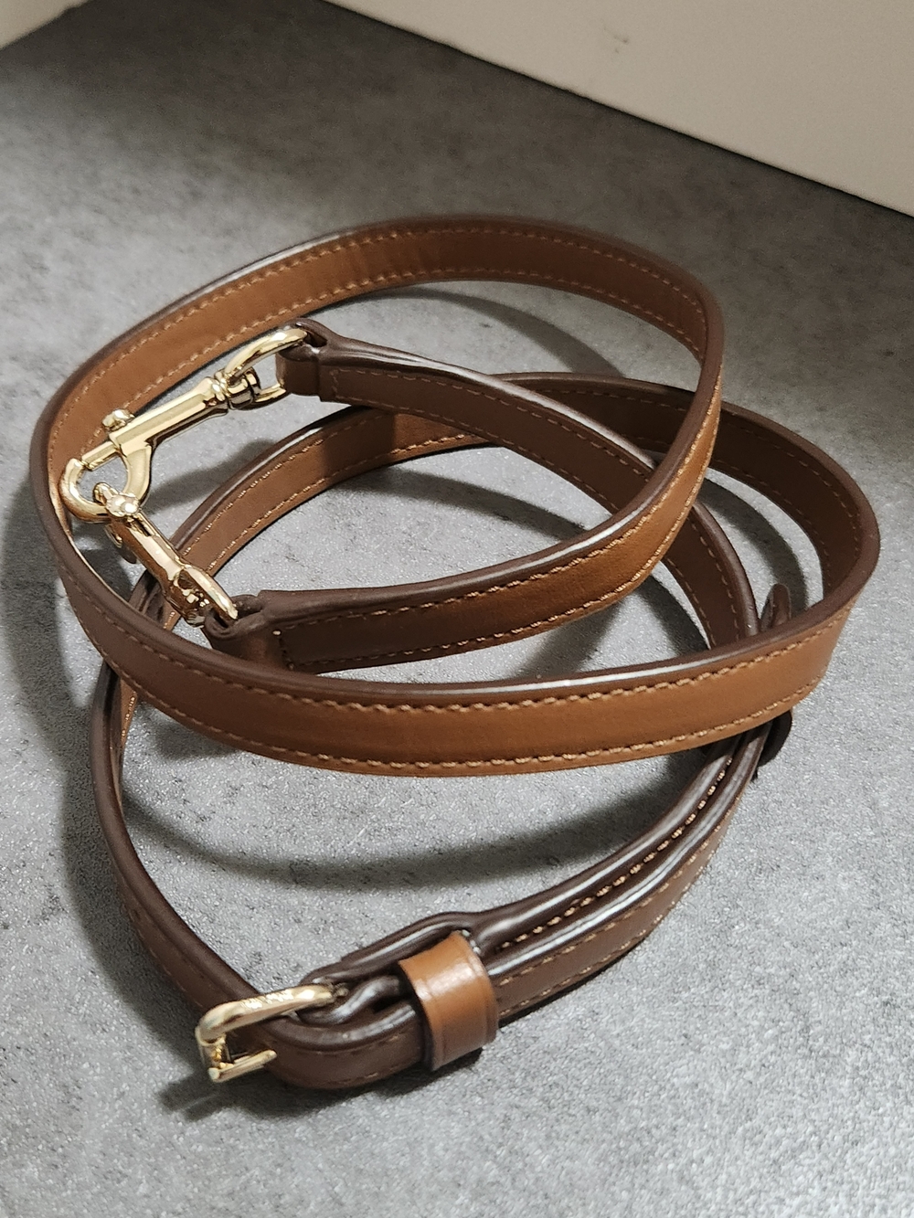 Coach Brown Leather Replacement Bag Strap with Polished Gold-tone Hardware - Picture 4 of 8